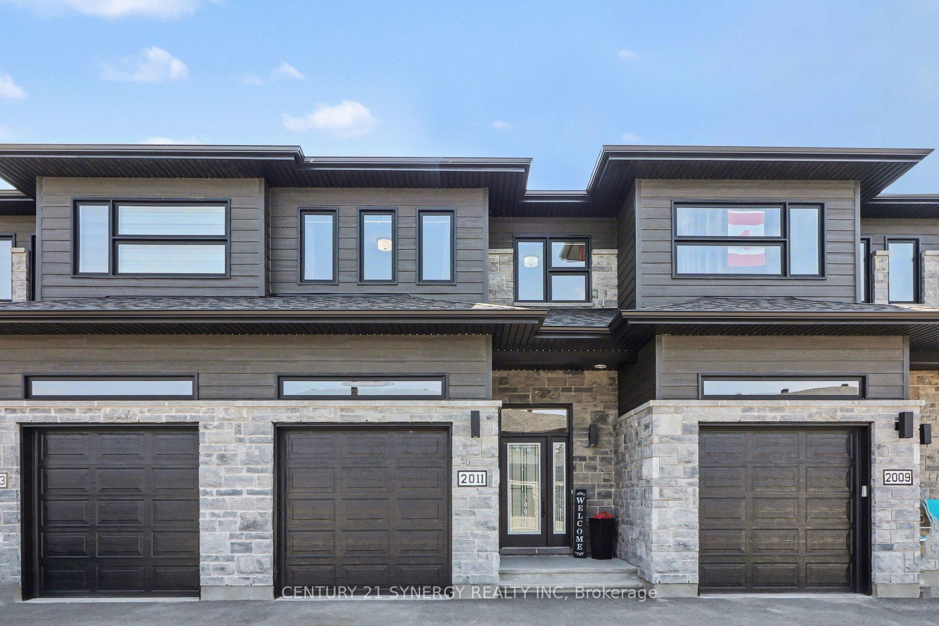 Photo 3 of 2011 Berne Street, Russell, Embrun — HOMEH