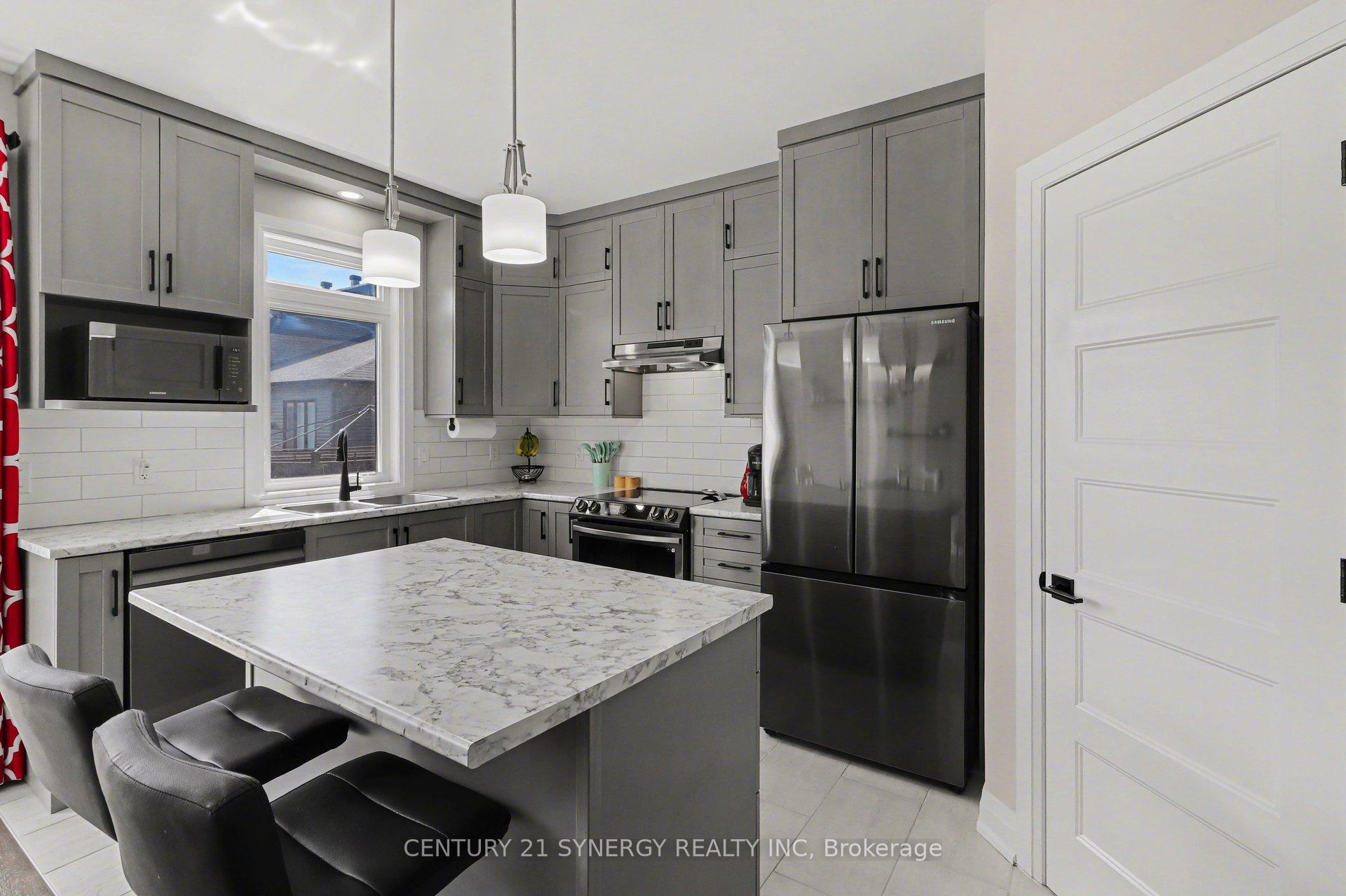 Photo 13 of 2011 Berne Street, Russell, Embrun — HOMEH