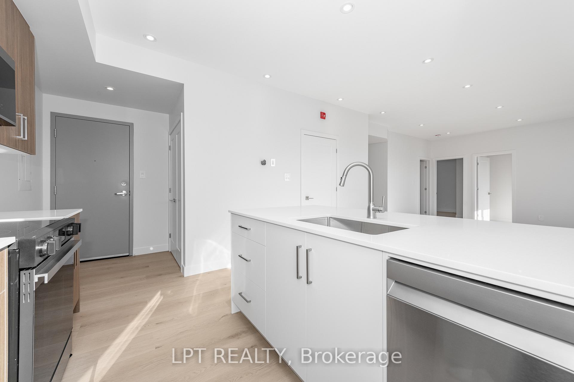 Photo 4 of Unit 9, 319 Shakespeare Street, Ottawa, Vanier — HOMEH