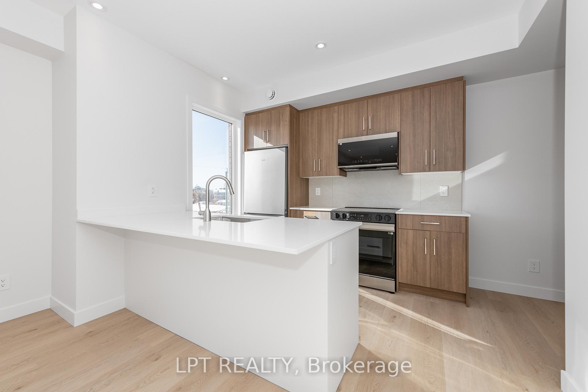 Photo 5 of Unit 9, 319 Shakespeare Street, Ottawa, Vanier — HOMEH