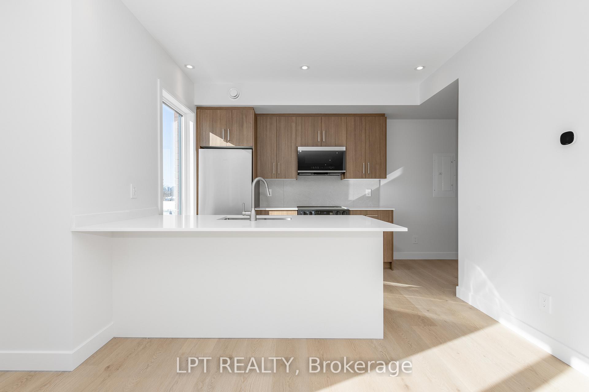 Photo 6 of Unit 9, 319 Shakespeare Street, Ottawa, Vanier — HOMEH
