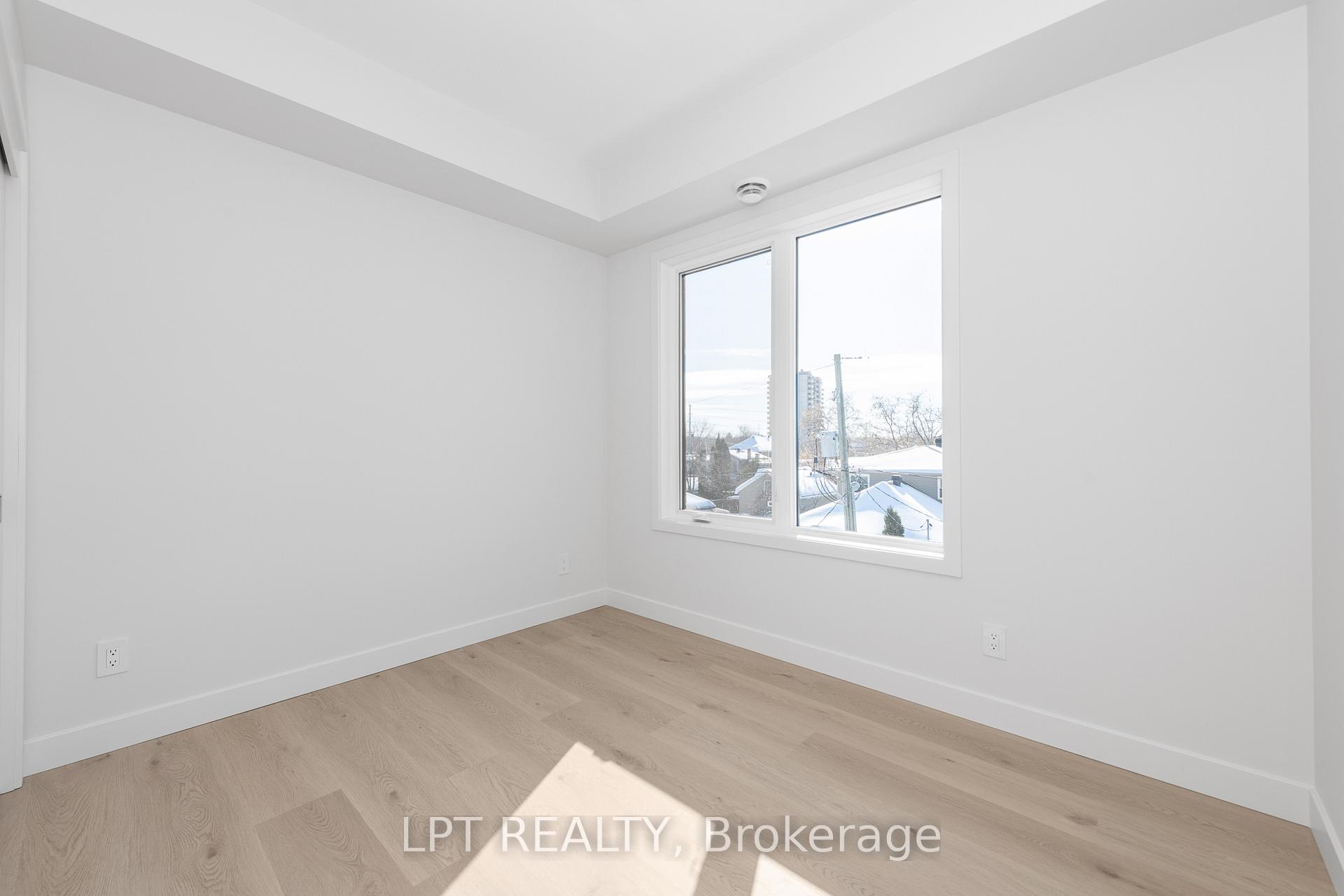 Photo 11 of Unit 9, 319 Shakespeare Street, Ottawa, Vanier — HOMEH
