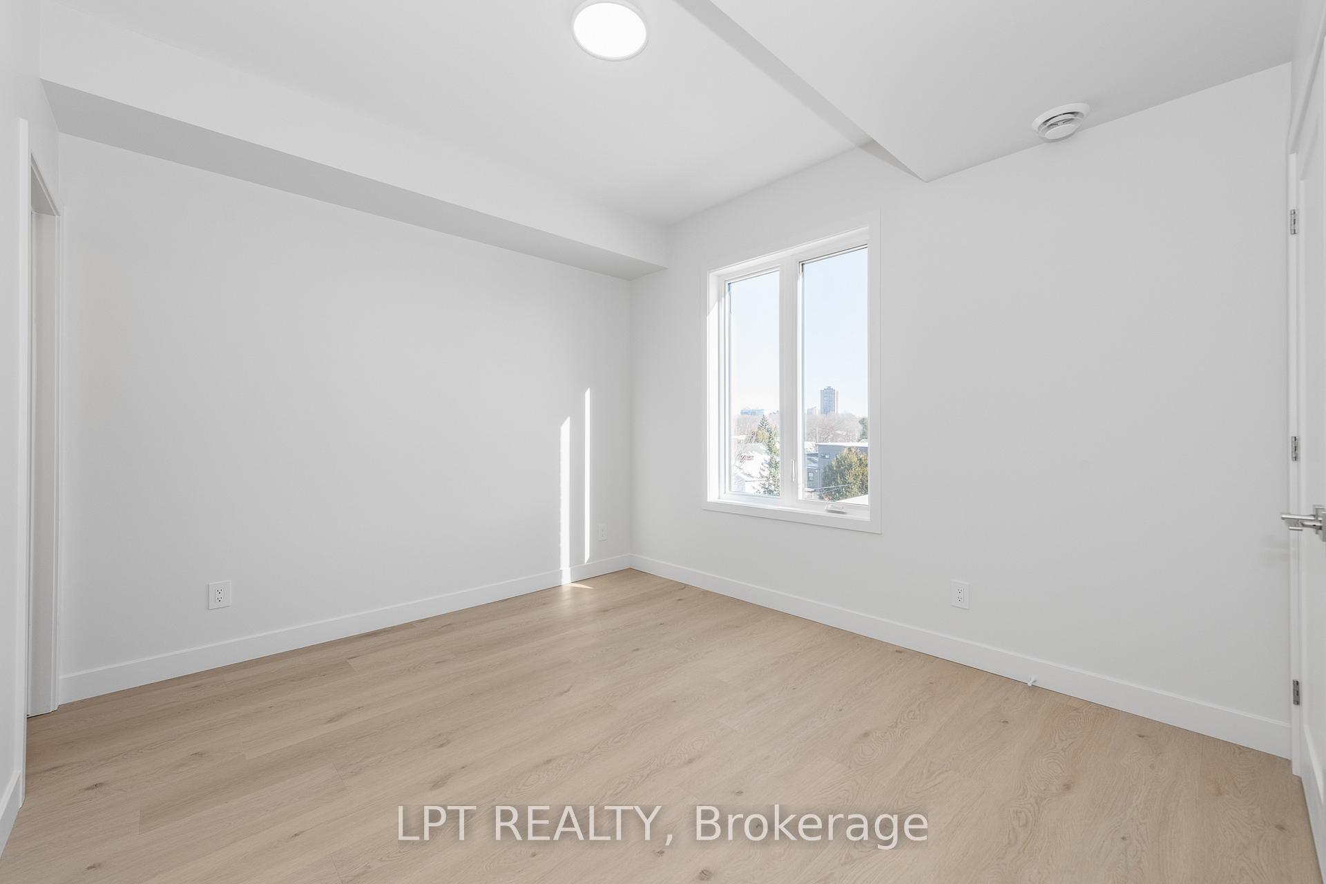 Photo 15 of Unit 9, 319 Shakespeare Street, Ottawa, Vanier — HOMEH
