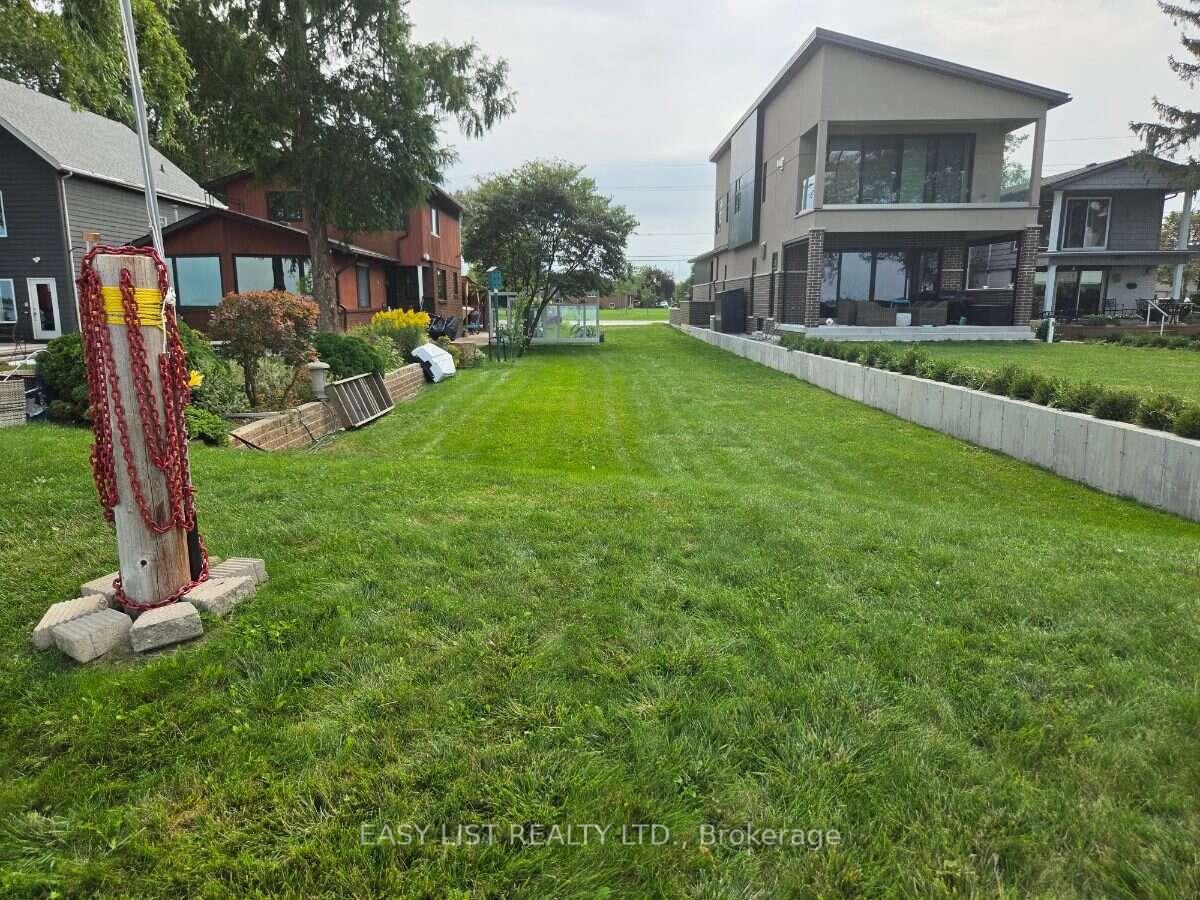 Photo 2 of 11430 Riverside Drive E, Windsor, East Riverside — HOMEH