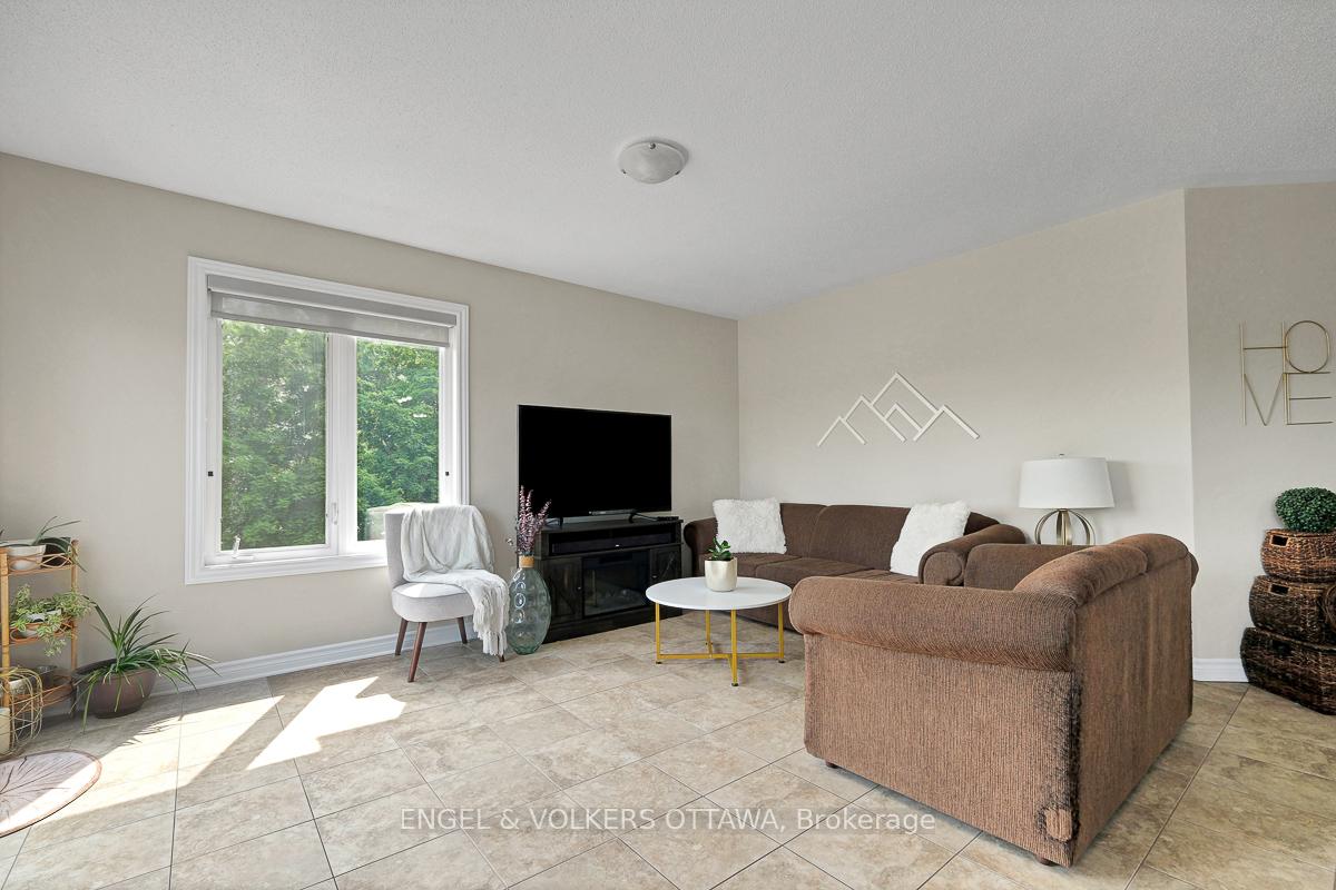 Photo 8 of Unit 202, 38 Charles Street, North Stormont, North Stormont (Finch) Twp — HOMEH