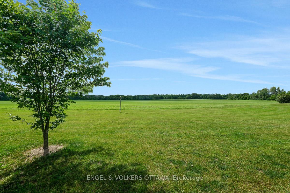Photo 38 of Unit 202, 38 Charles Street, North Stormont, North Stormont (Finch) Twp — HOMEH