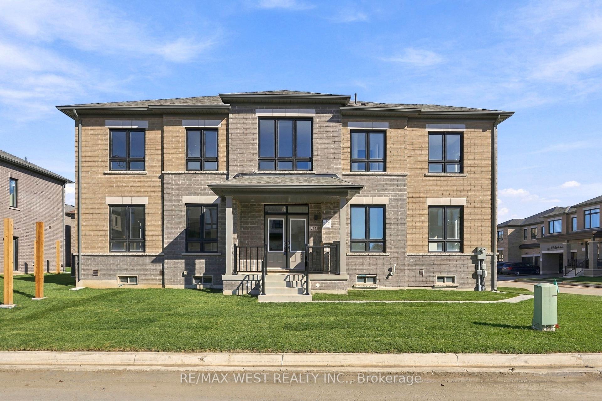 Photo 1 of 944 Apple Terrace, Milton, Cobban — HOMEH
