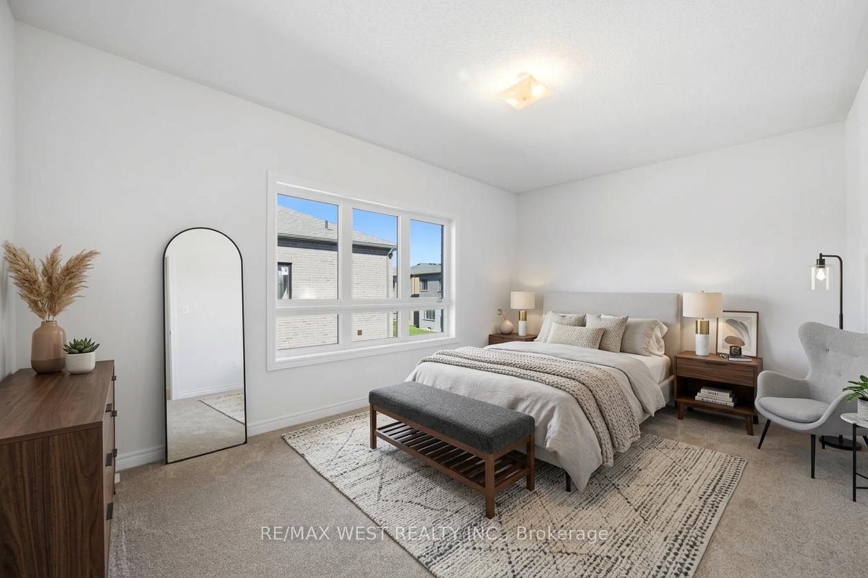Photo 5 of 944 Apple Terrace, Milton, Cobban — HOMEH