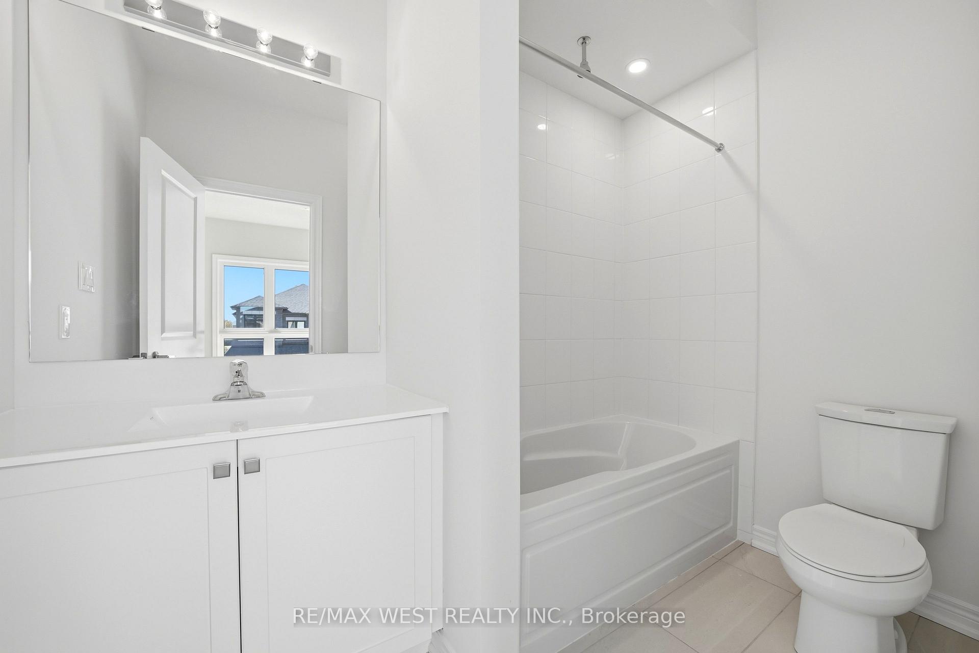 Photo 9 of 944 Apple Terrace, Milton, Cobban — HOMEH