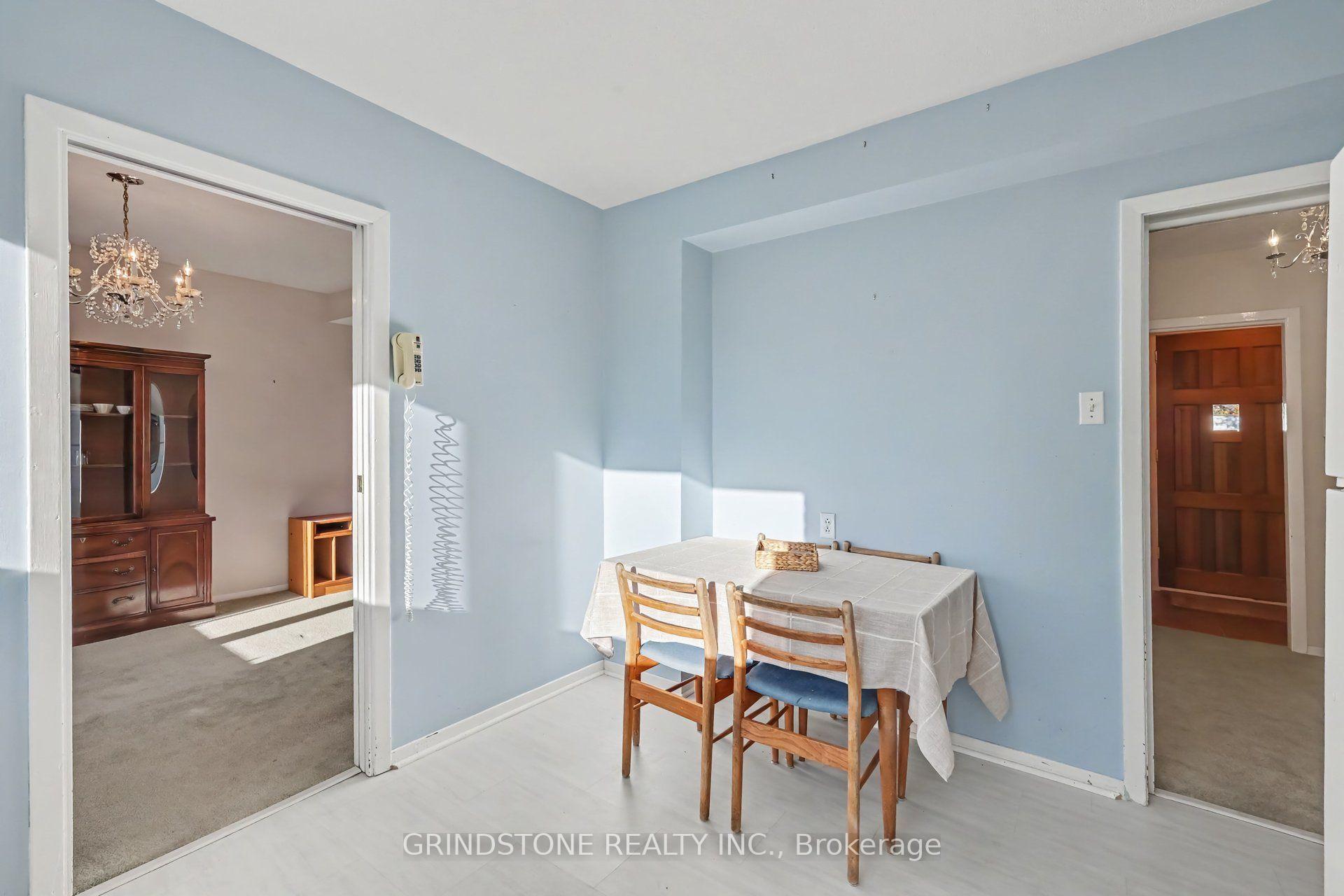 Photo 11 of 22 Lavina Crescent, Ottawa, Leslie Park — HOMEH