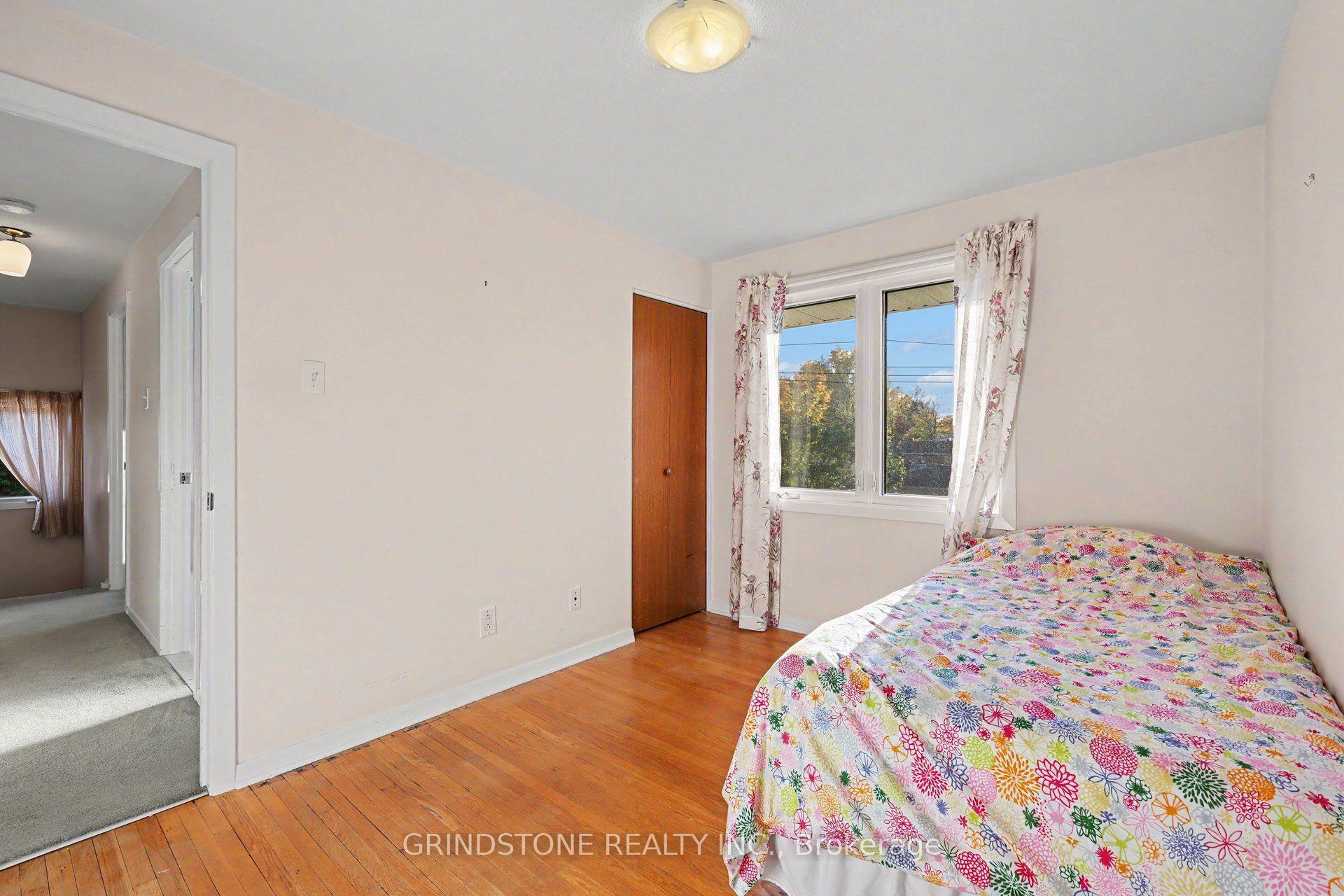 Photo 17 of 22 Lavina Crescent, Ottawa, Leslie Park — HOMEH