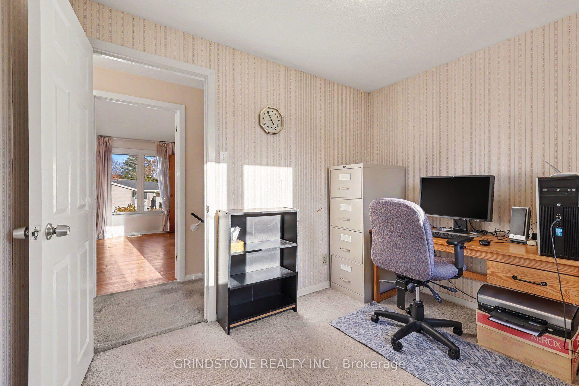 Photo 20 of 22 Lavina Crescent, Ottawa, Leslie Park — HOMEH