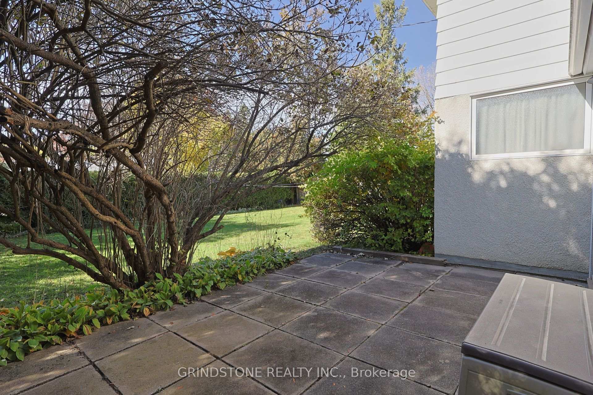 Photo 25 of 22 Lavina Crescent, Ottawa, Leslie Park — HOMEH