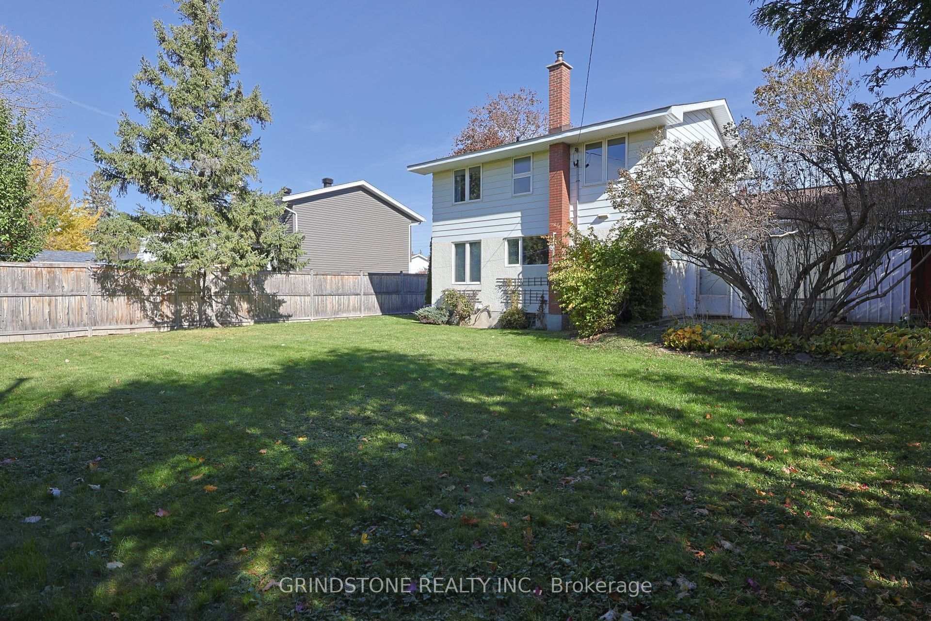 Photo 26 of 22 Lavina Crescent, Ottawa, Leslie Park — HOMEH