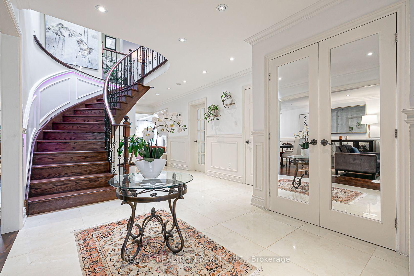 Photo 2 of 9 Hyde Park Drive, Richmond Hill, Doncrest — HOMEH