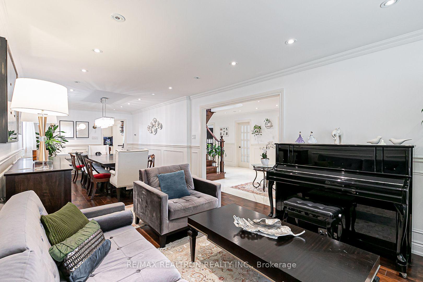 Photo 6 of 9 Hyde Park Drive, Richmond Hill, Doncrest — HOMEH