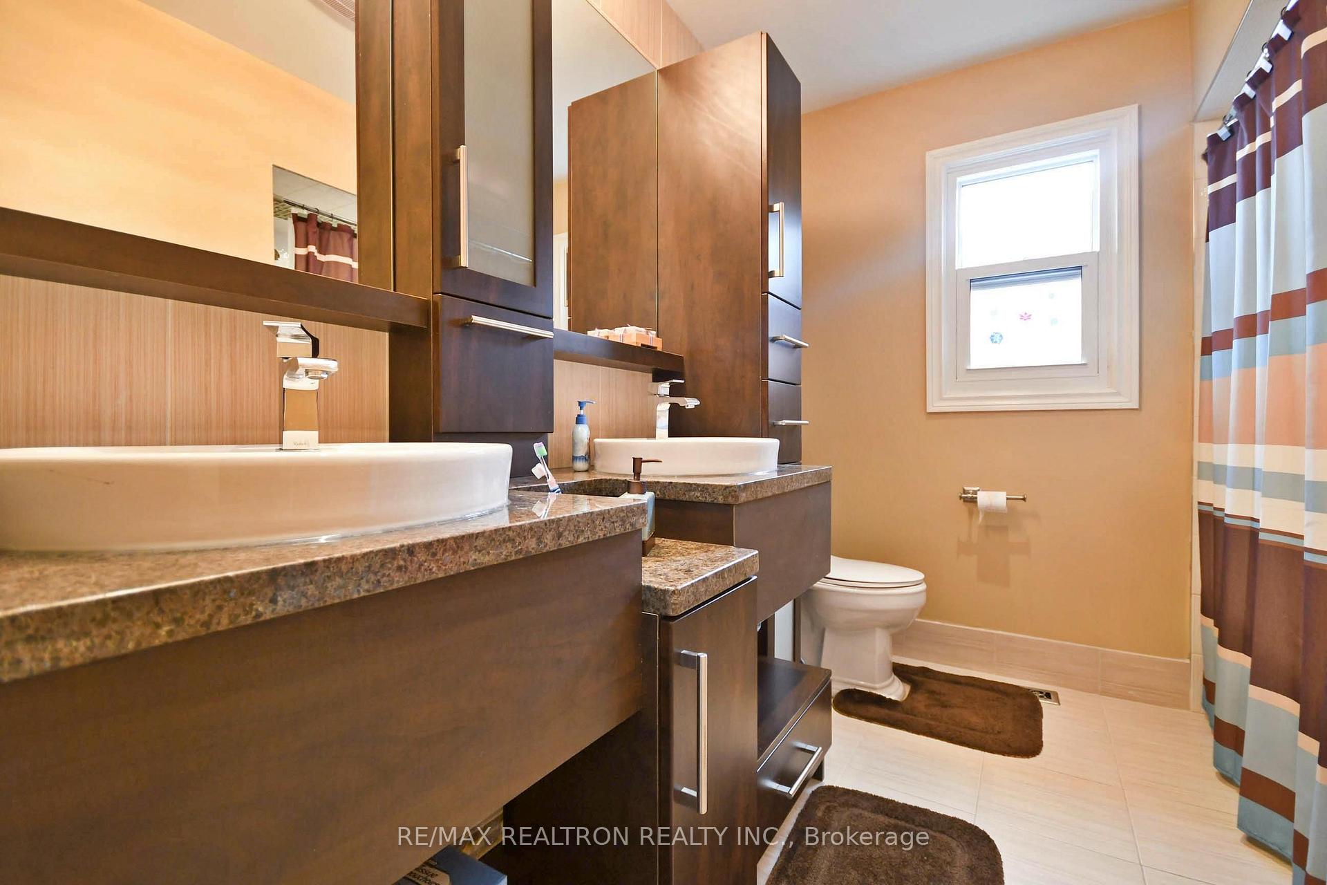 Photo 8 of 9 Hyde Park Drive, Richmond Hill, Doncrest — HOMEH