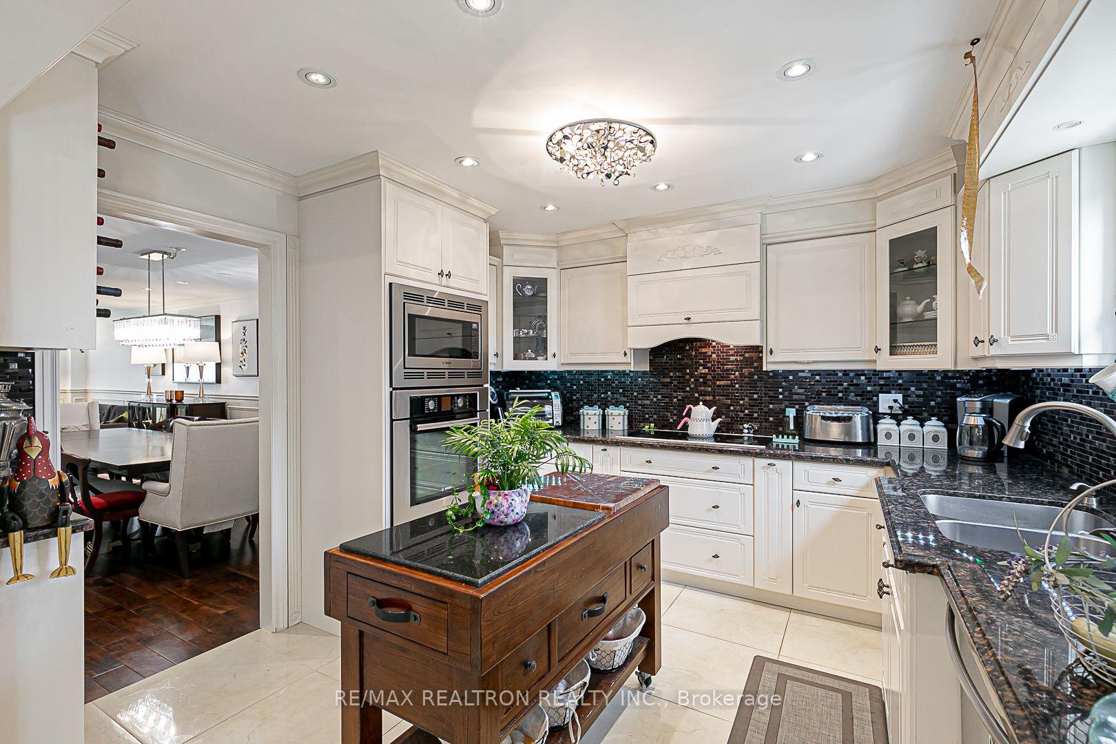 Photo 18 of 9 Hyde Park Drive, Richmond Hill, Doncrest — HOMEH