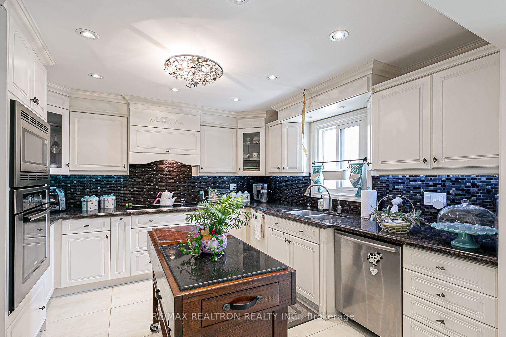 Photo 19 of 9 Hyde Park Drive, Richmond Hill, Doncrest — HOMEH