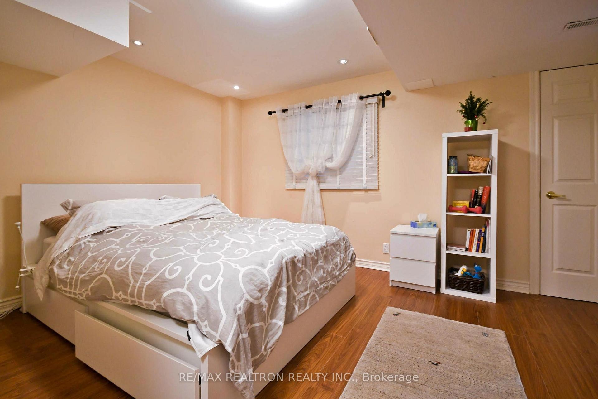 Photo 25 of 9 Hyde Park Drive, Richmond Hill, Doncrest — HOMEH
