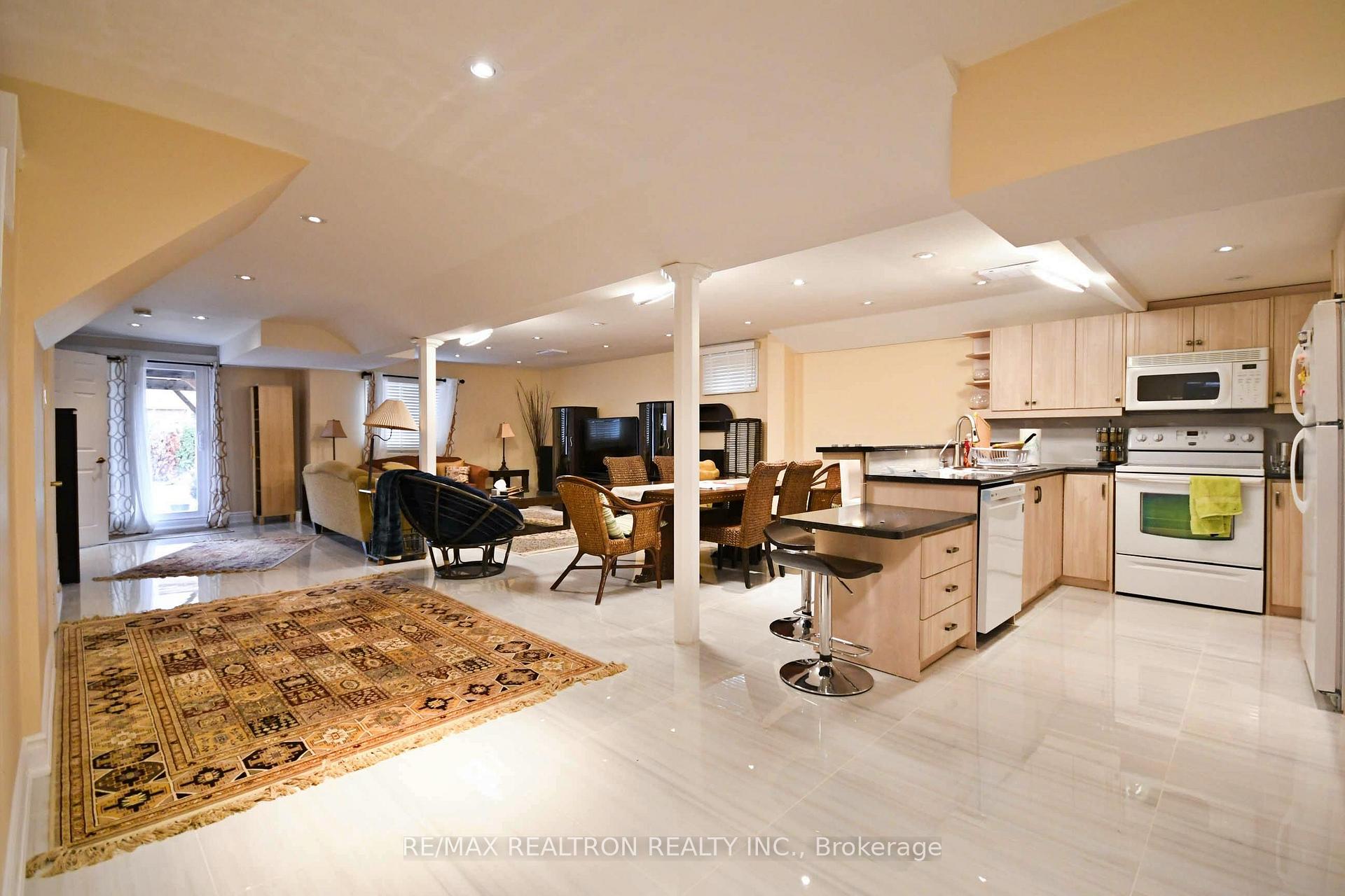 Photo 33 of 9 Hyde Park Drive, Richmond Hill, Doncrest — HOMEH