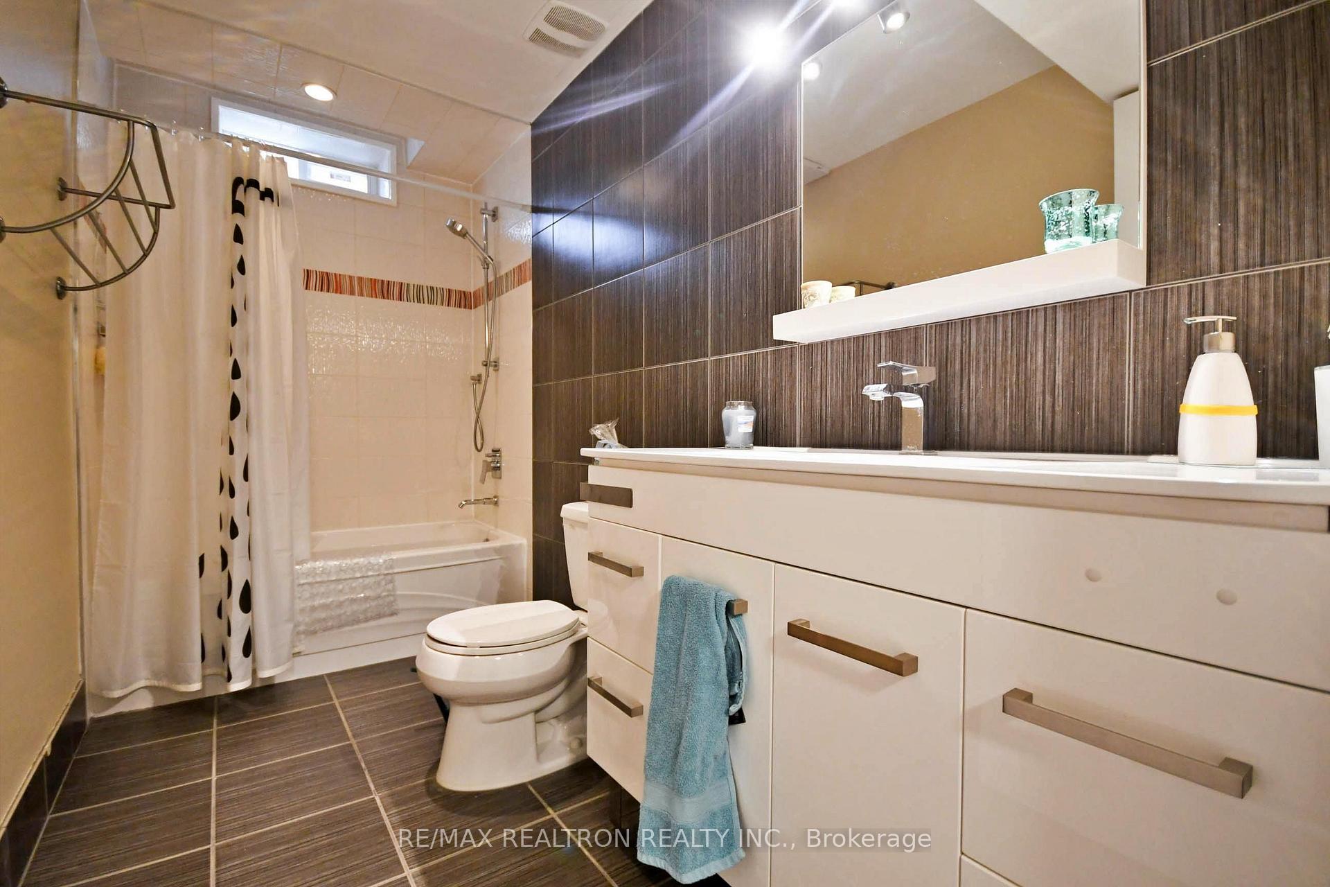 Photo 35 of 9 Hyde Park Drive, Richmond Hill, Doncrest — HOMEH