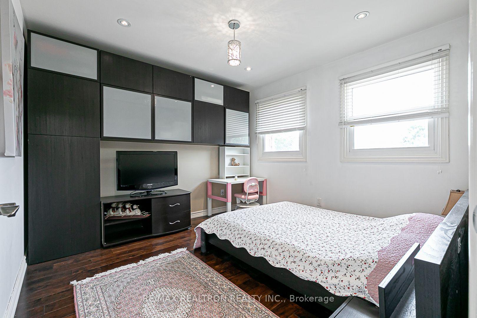 Photo 36 of 9 Hyde Park Drive, Richmond Hill, Doncrest — HOMEH