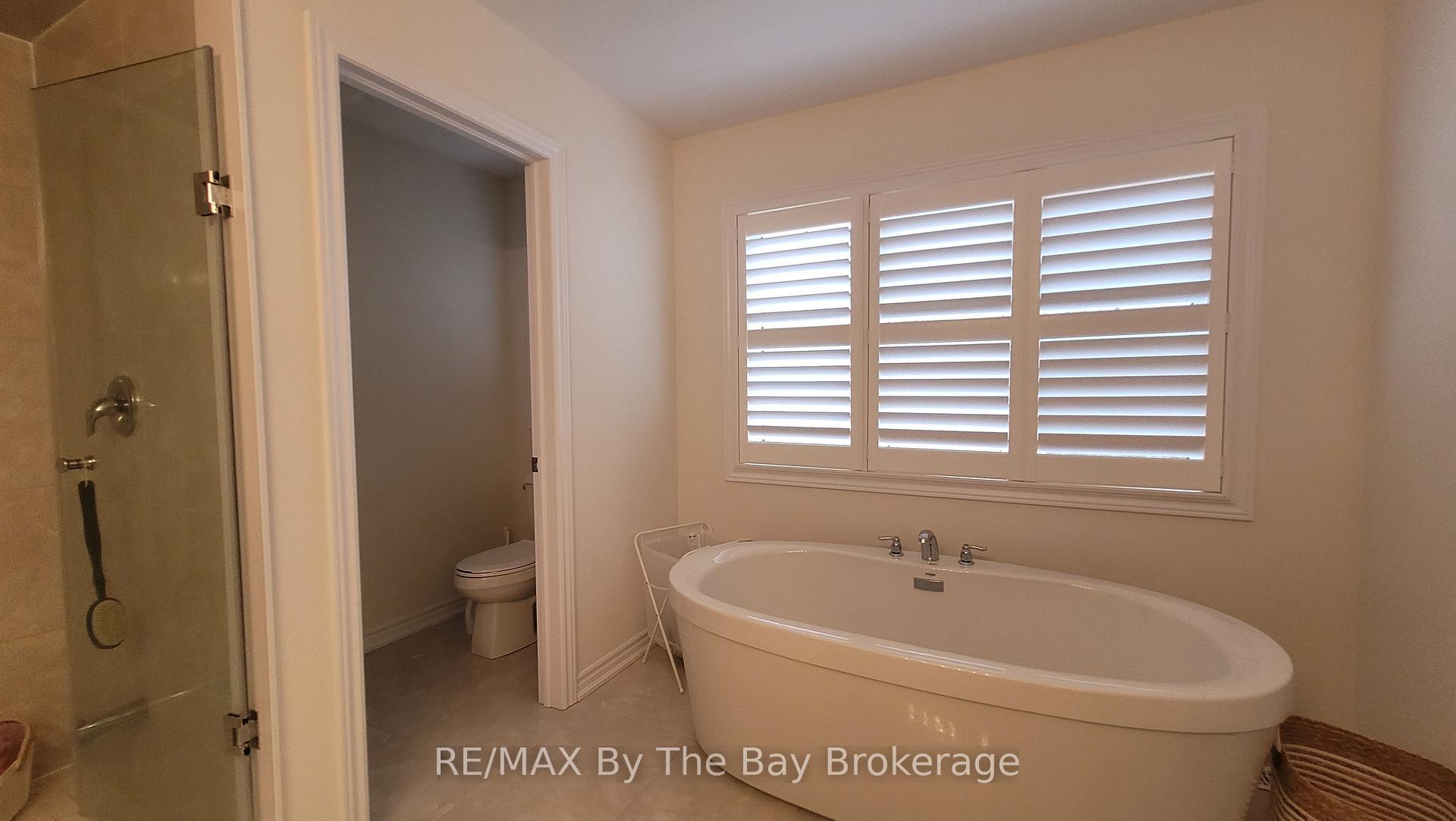Photo 20 of 32 Rosanne Circle, Wasaga Beach — HOMEH