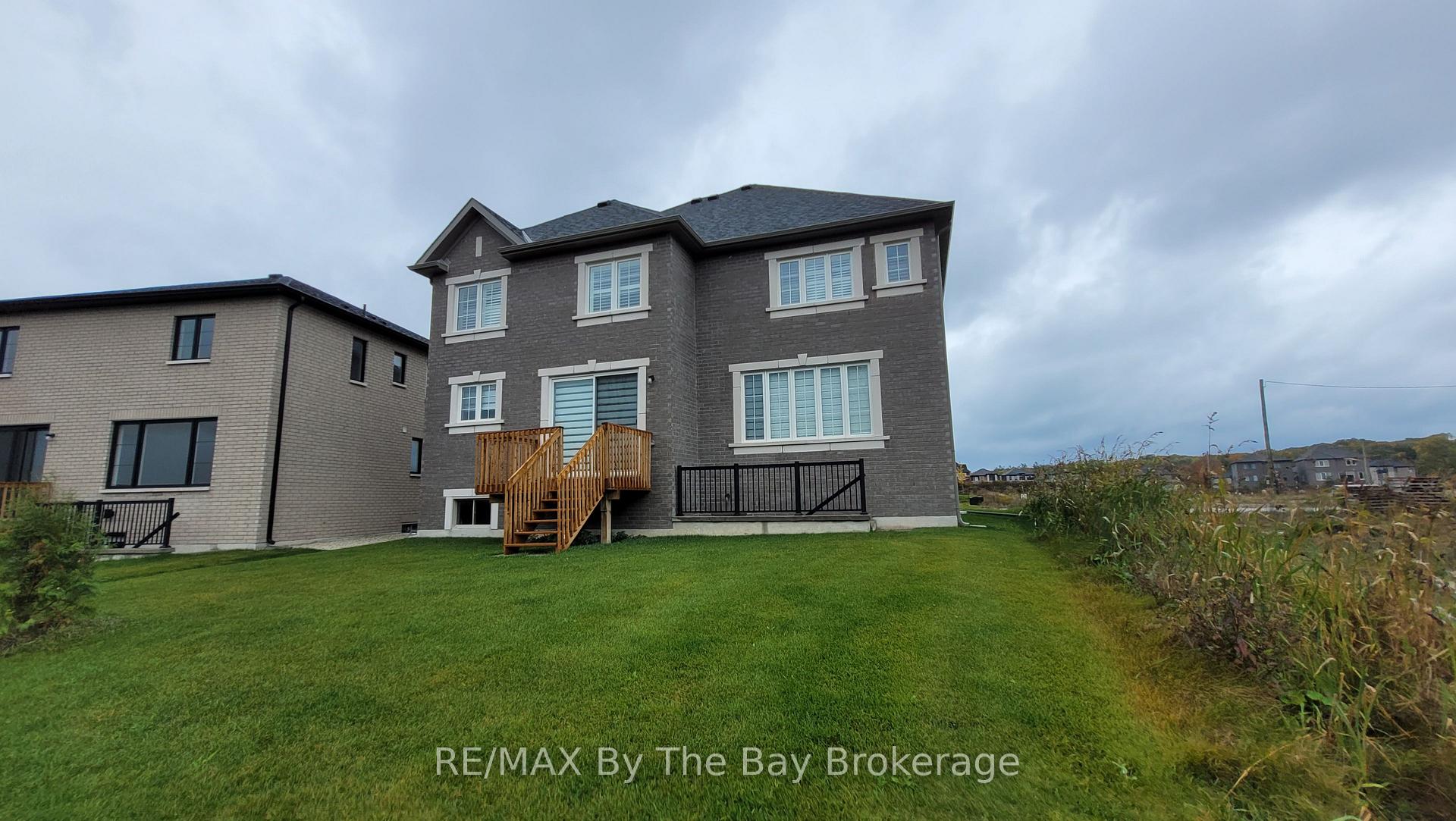Photo 33 of 32 Rosanne Circle, Wasaga Beach — HOMEH