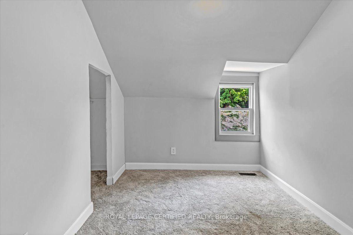 Photo 24 of 176 Emerald Street N, Hamilton, Landsdale — HOMEH