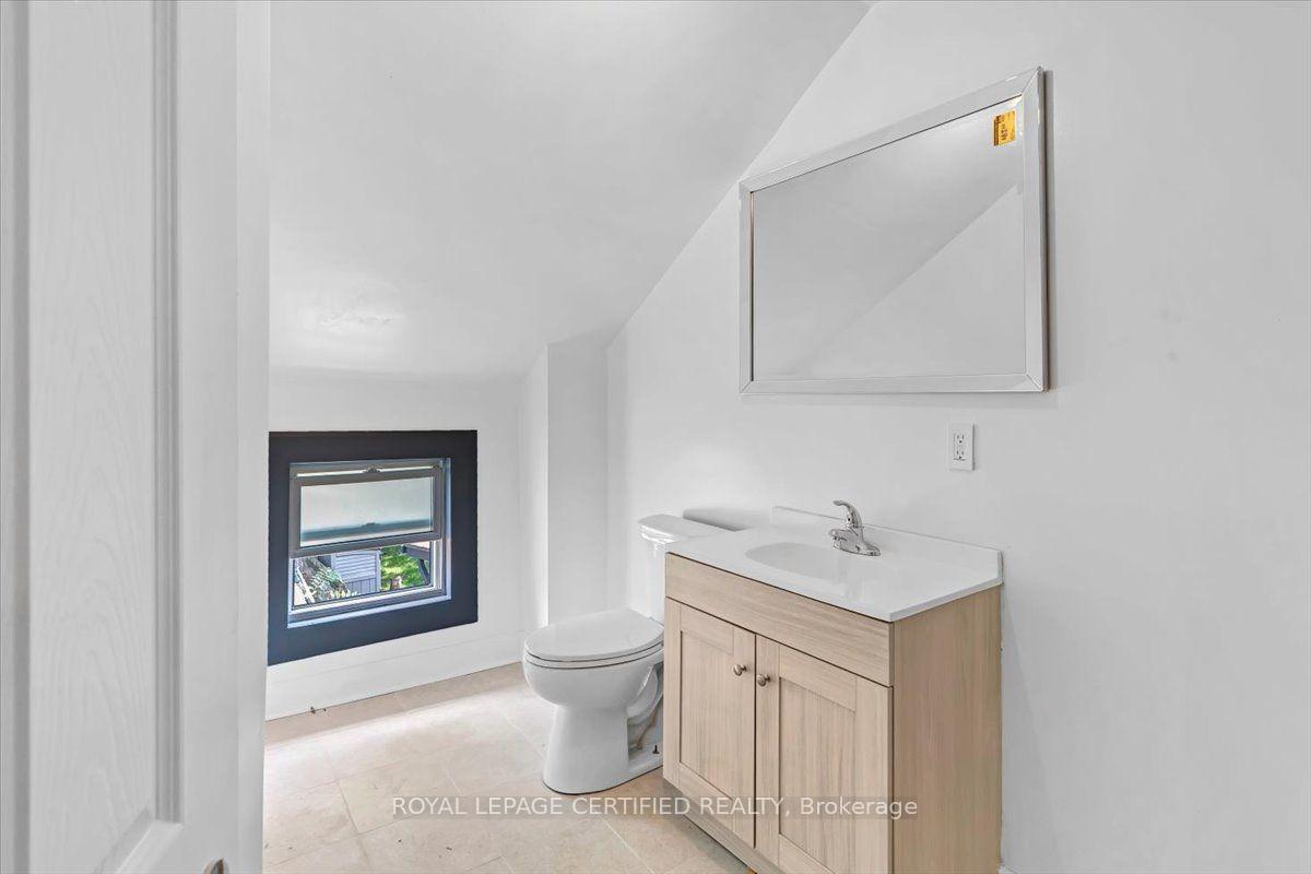 Photo 32 of 176 Emerald Street N, Hamilton, Landsdale — HOMEH