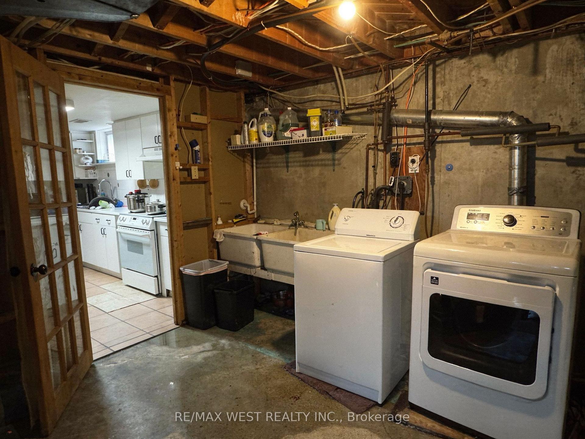 Photo 10 of Unit Lower Level, 31 Valencia Crescent, North York, Maple Leaf — HOMEH