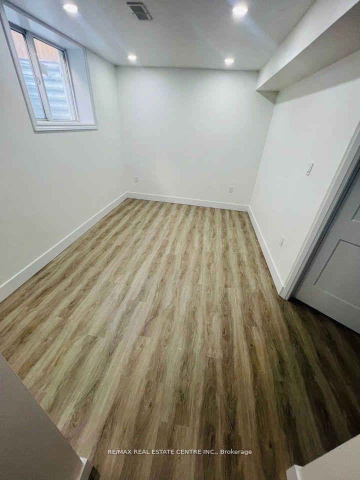 Photo of Unit Basemen, 3916 Auckland Avenue