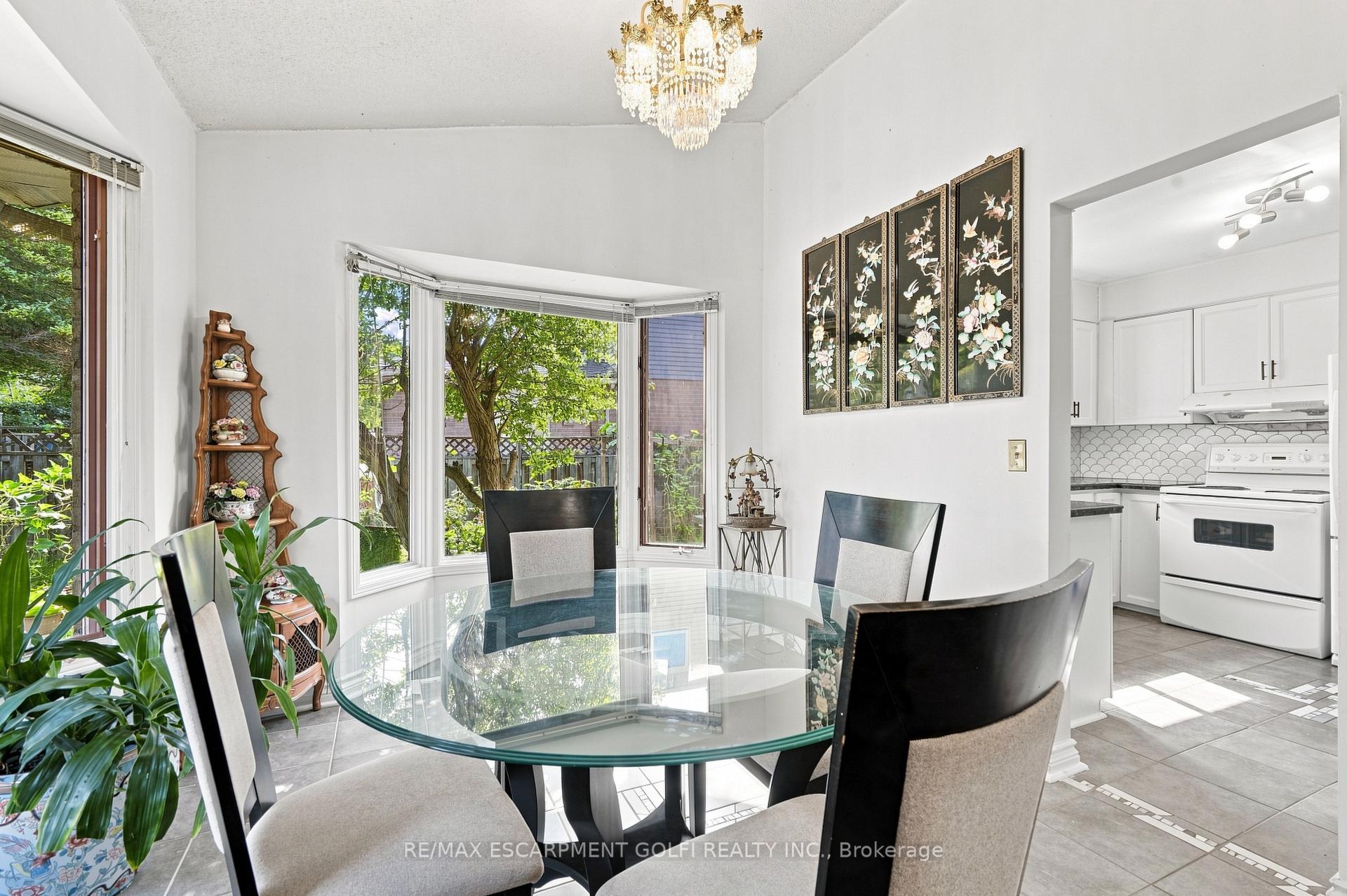 Photo 12 of 34 Lisajane Court, Hamilton, Gurnett — HOMEH