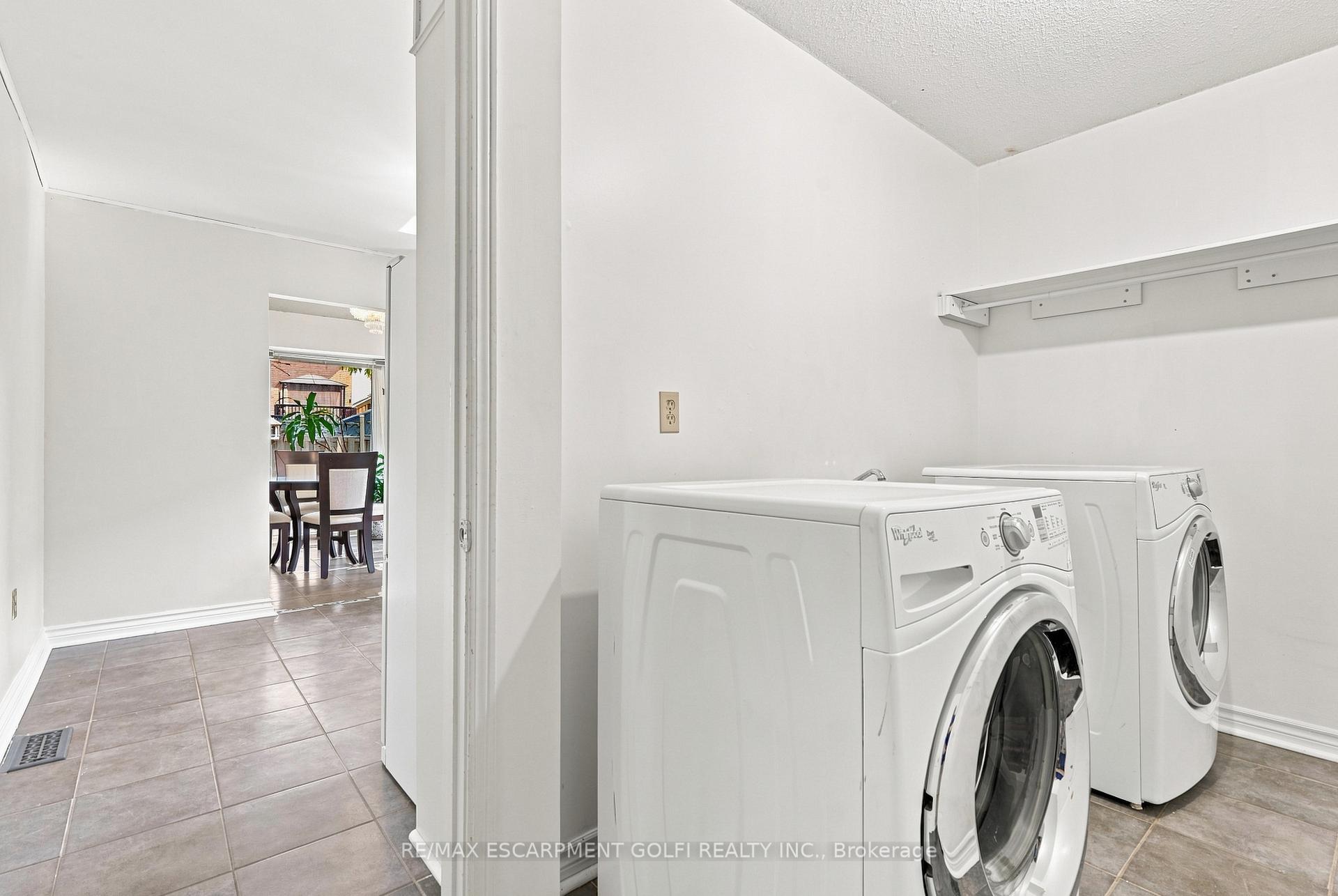 Photo 18 of 34 Lisajane Court, Hamilton, Gurnett — HOMEH