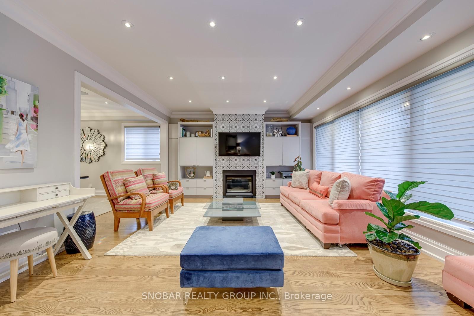 Photo 3 of 48 Griggsden Avenue, Etobicoke, Humber Heights — HOMEH