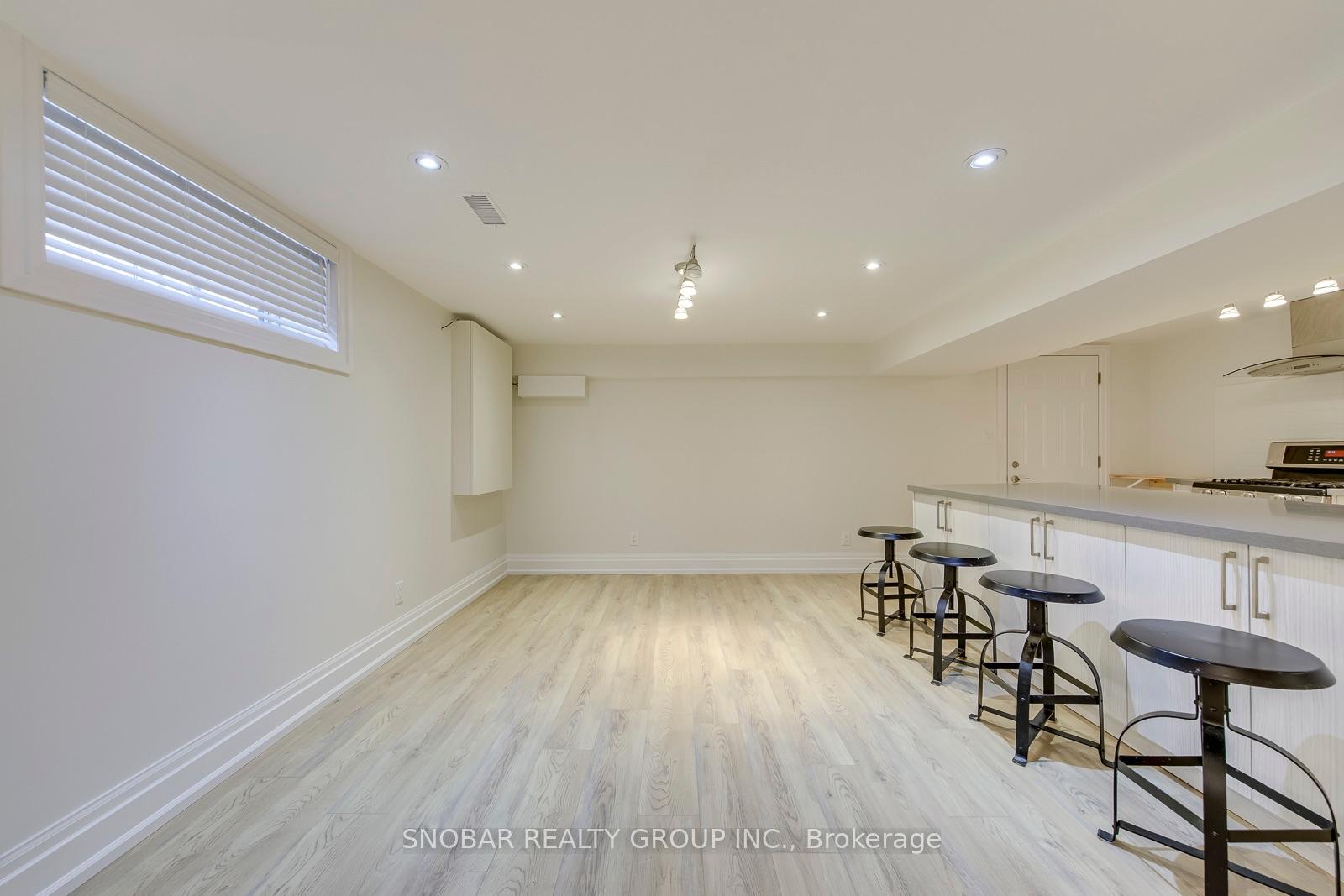 Photo 32 of 48 Griggsden Avenue, Etobicoke, Humber Heights — HOMEH