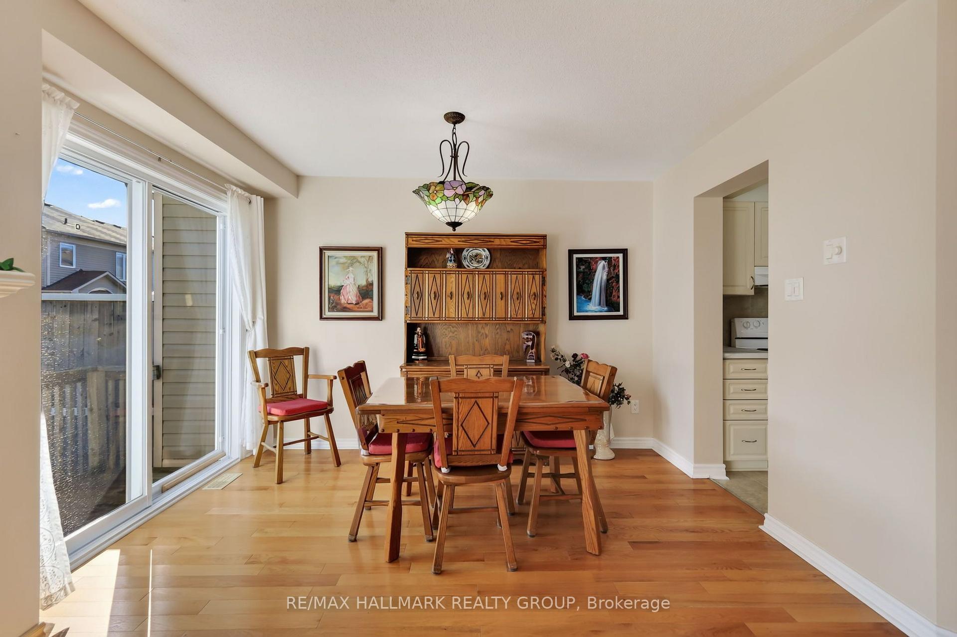 Photo 11 of 625 Glastonbury Walk, Ottawa, Avalon East — HOMEH
