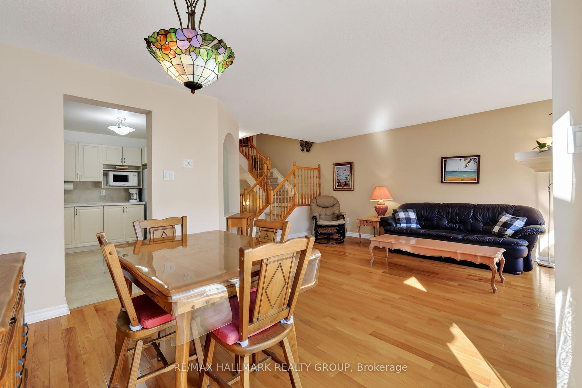 Photo 12 of 625 Glastonbury Walk, Ottawa, Avalon East — HOMEH