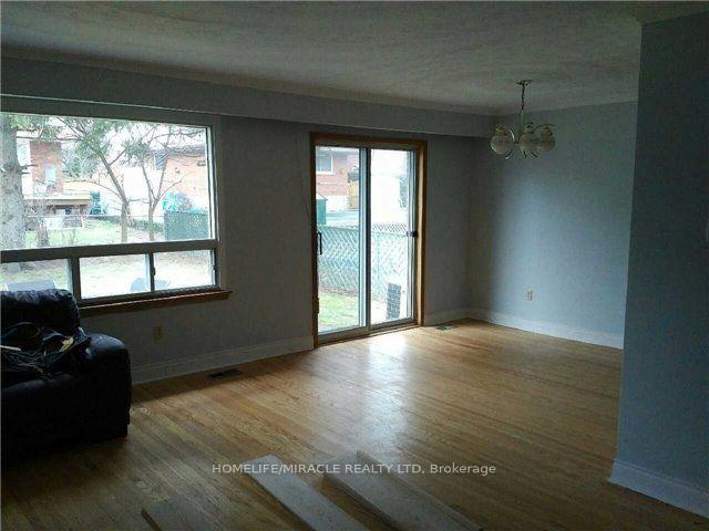 Photo 4 of 479 Brimorton Drive, Scarborough, Woburn — HOMEH