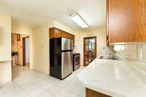 Photo 6 of 479 Brimorton Drive, Scarborough, Woburn — HOMEH
