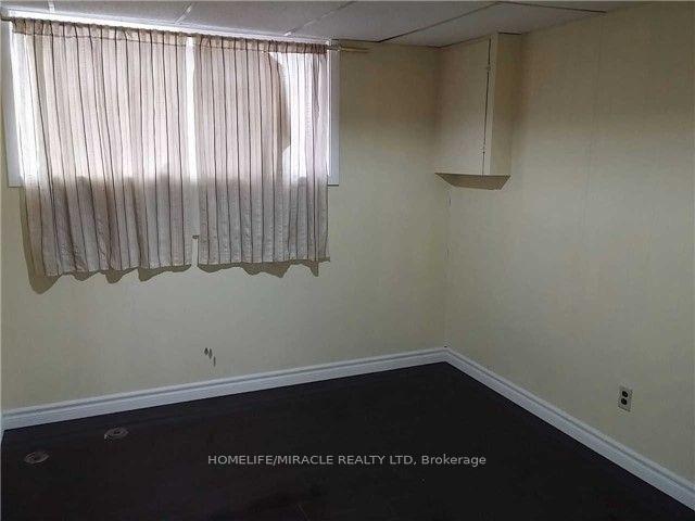 Photo 8 of 479 Brimorton Drive, Scarborough, Woburn — HOMEH