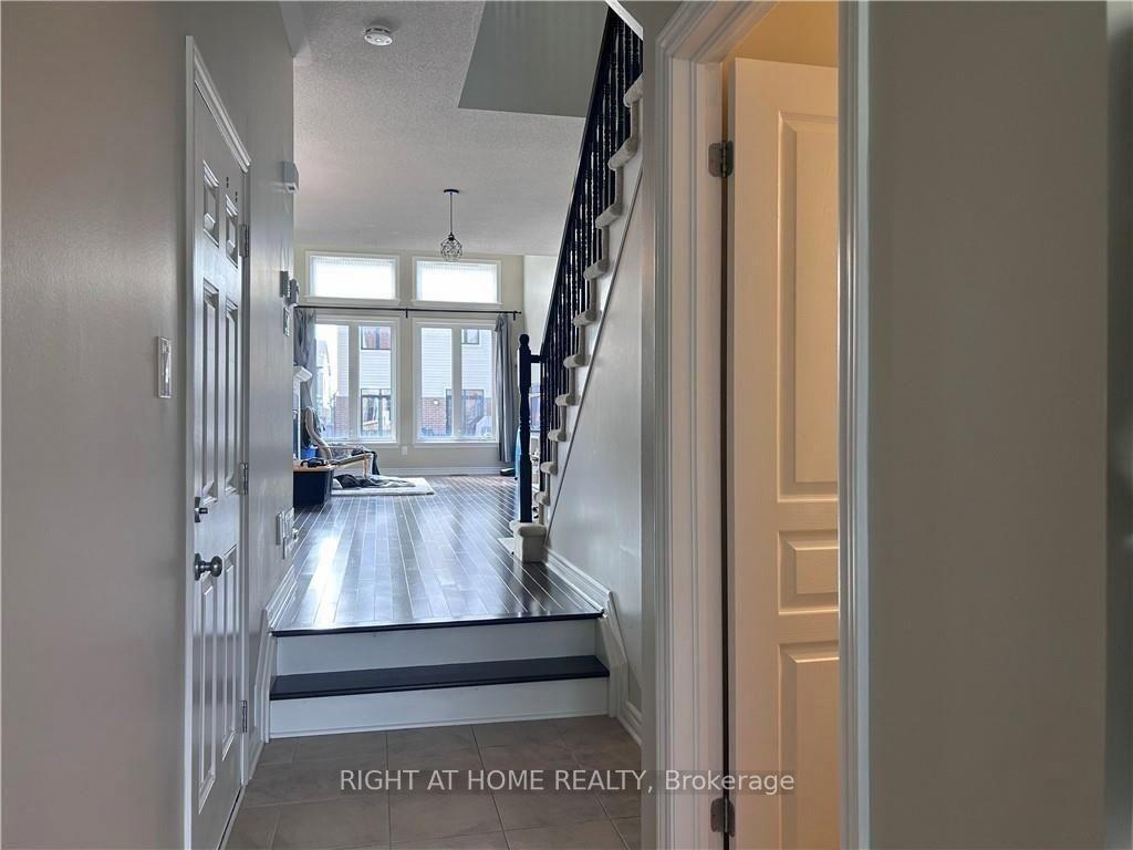 Photo 2 of 105 Nutting Crescent, Ottawa, Riverside South/Gloucester Glen — HOMEH
