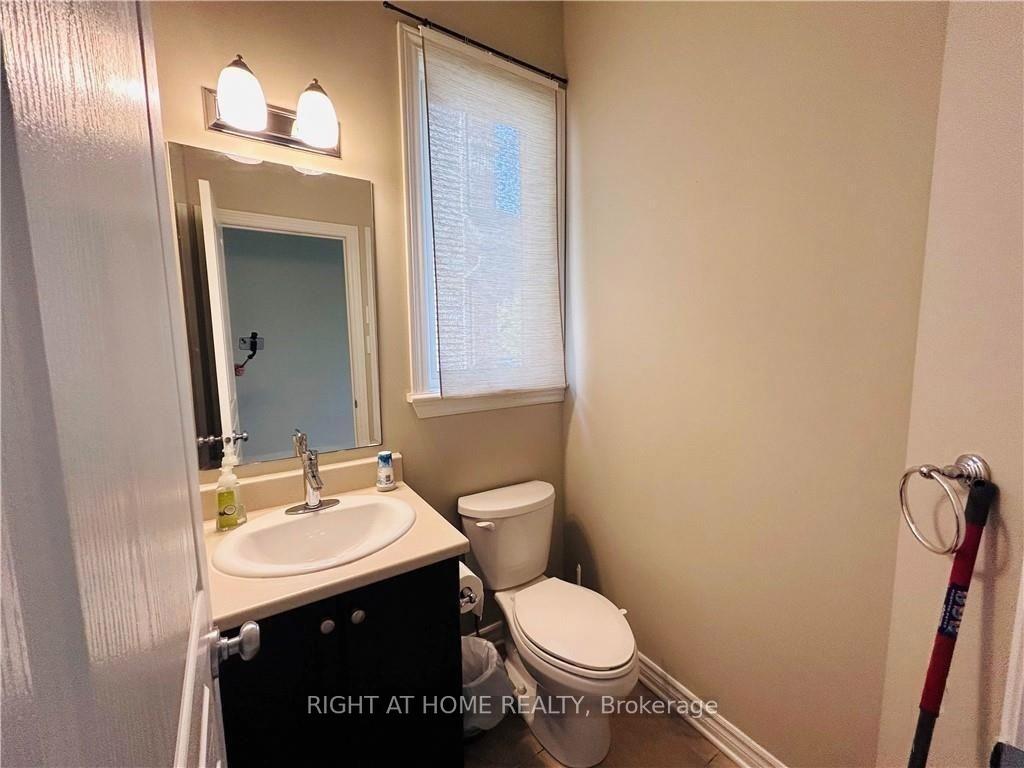 Photo 3 of 105 Nutting Crescent, Ottawa, Riverside South/Gloucester Glen — HOMEH