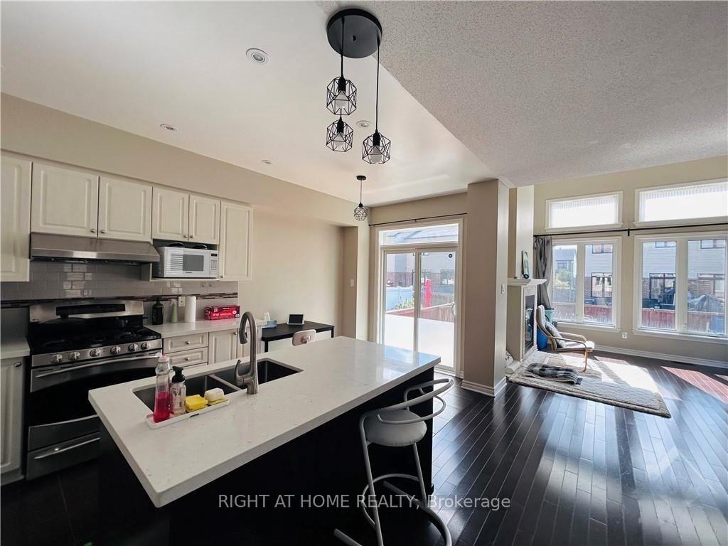 Photo 5 of 105 Nutting Crescent, Ottawa, Riverside South/Gloucester Glen — HOMEH