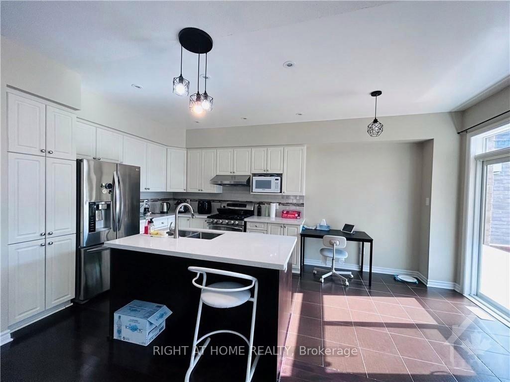 Photo 7 of 105 Nutting Crescent, Ottawa, Riverside South/Gloucester Glen — HOMEH