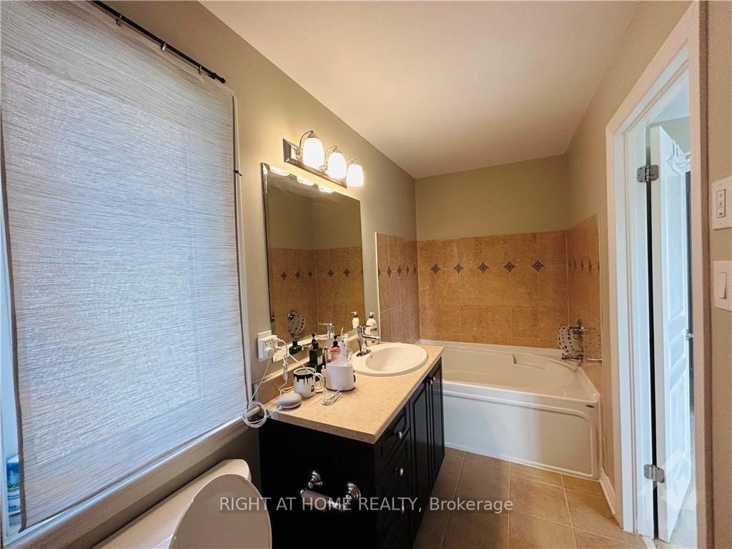 Photo 11 of 105 Nutting Crescent, Ottawa, Riverside South/Gloucester Glen — HOMEH