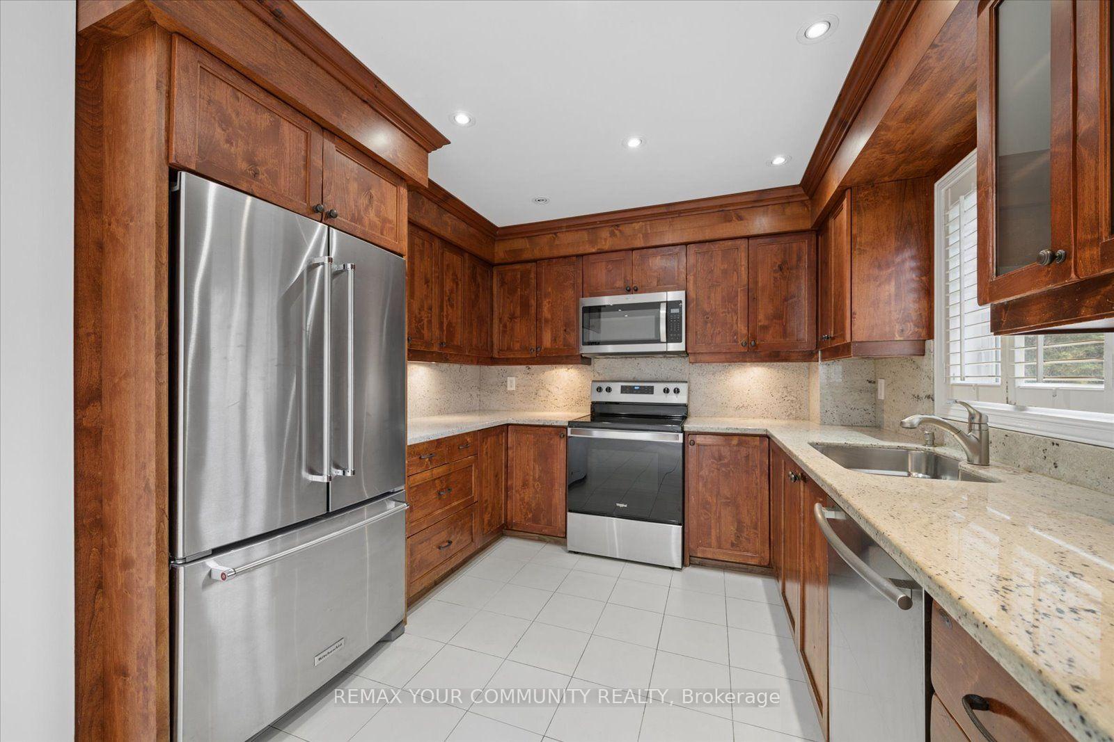 Photo 8 of 102 Edmund Seager Drive, Vaughan, Uplands — HOMEH