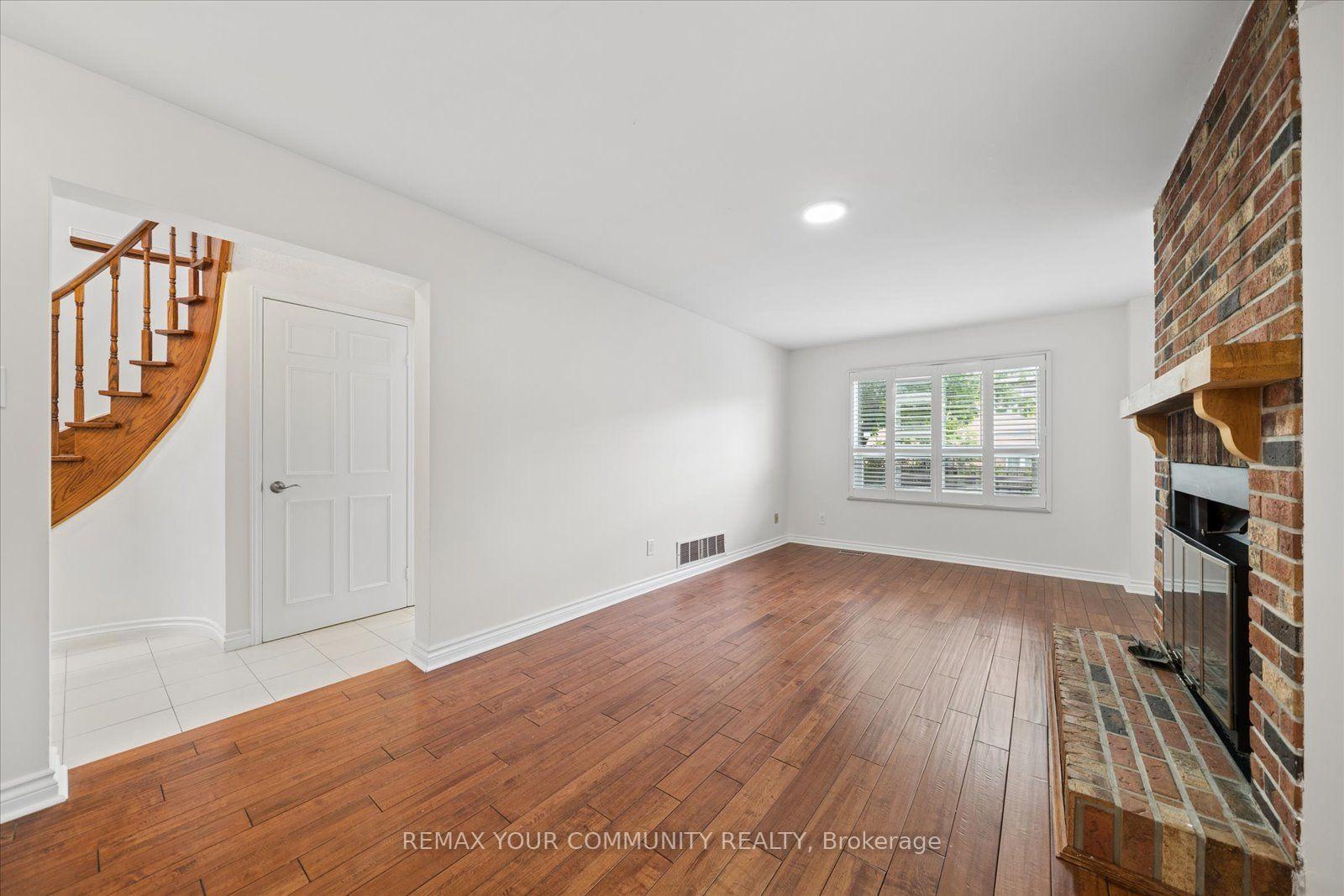 Photo 12 of 102 Edmund Seager Drive, Vaughan, Uplands — HOMEH
