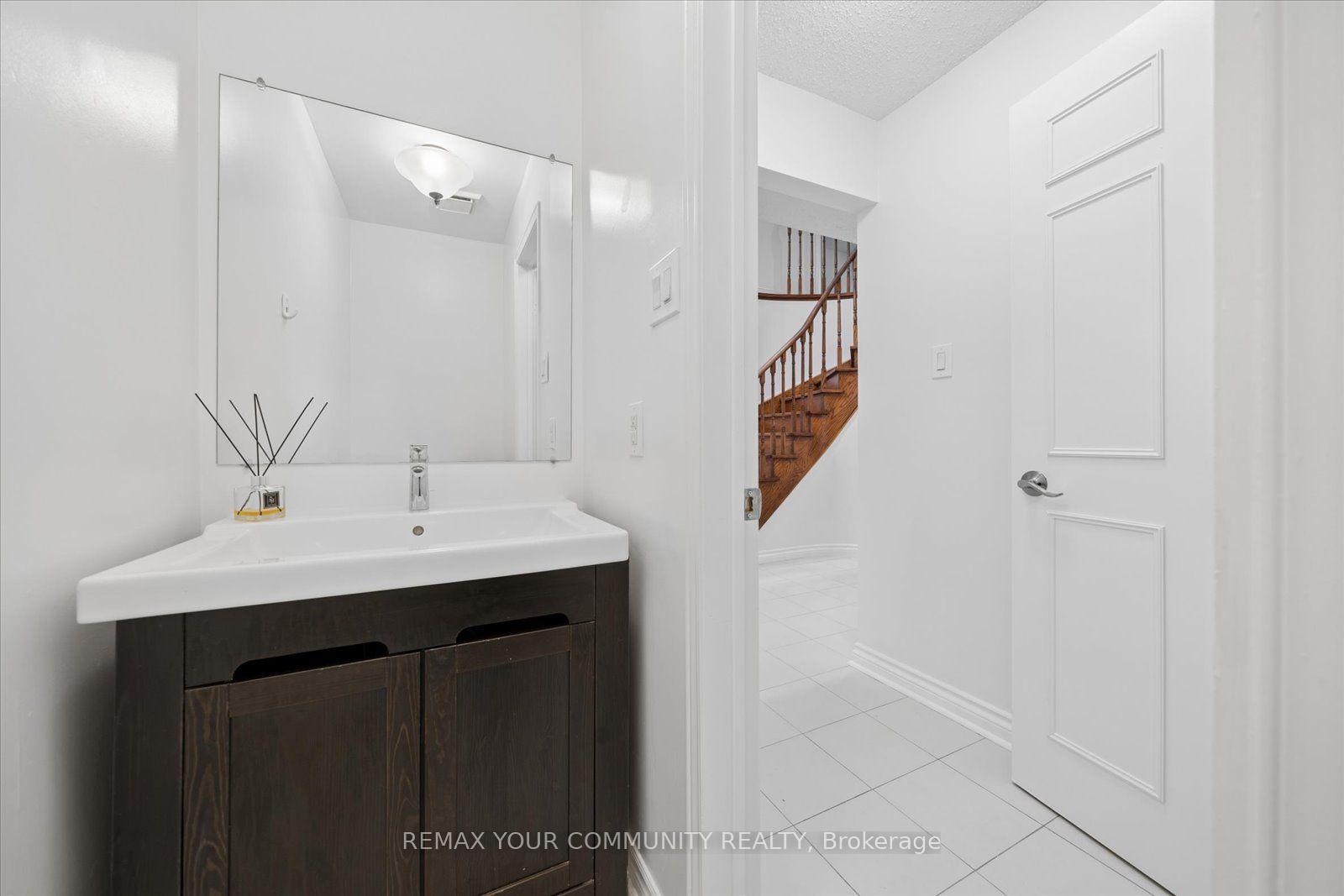 Photo 17 of 102 Edmund Seager Drive, Vaughan, Uplands — HOMEH